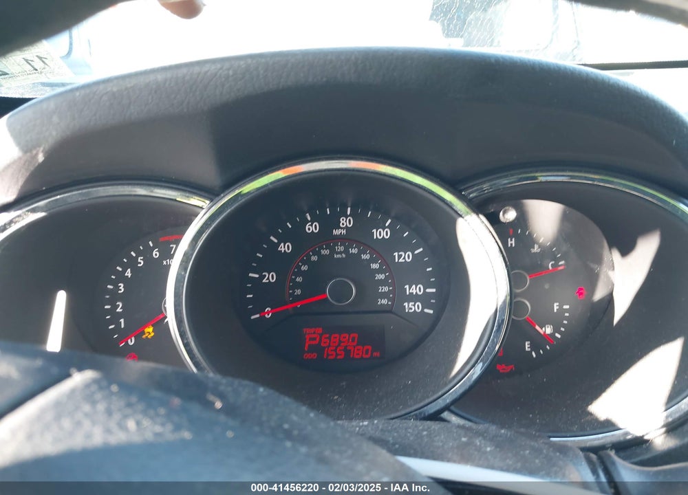 2011 KIA SORENTO VIN: 5XYKT3A13BG020281