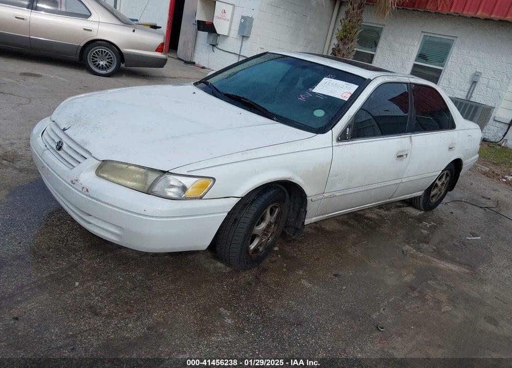 1999 TOYOTA CAMRY LE VIN: JT2BG28K2X0325628