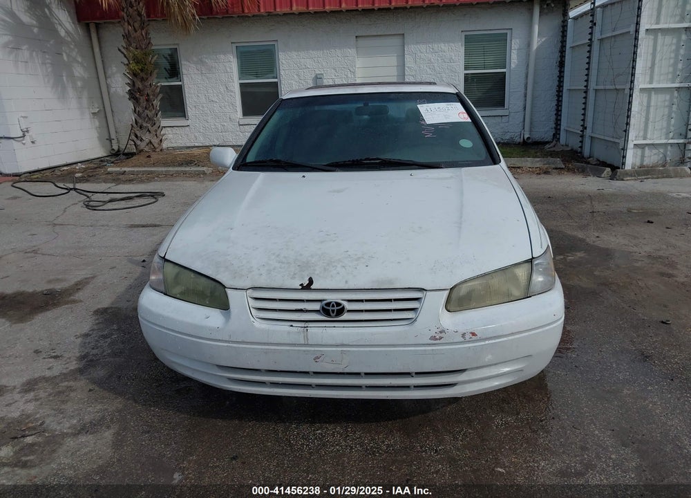 1999 TOYOTA CAMRY LE VIN: JT2BG28K2X0325628