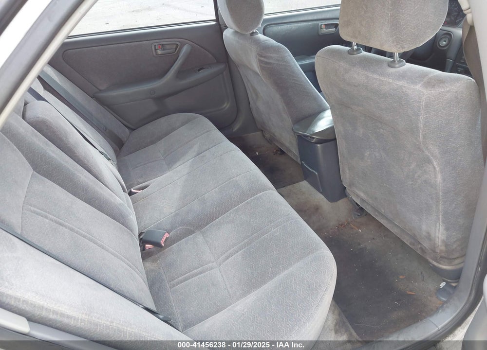 1999 TOYOTA CAMRY LE VIN: JT2BG28K2X0325628