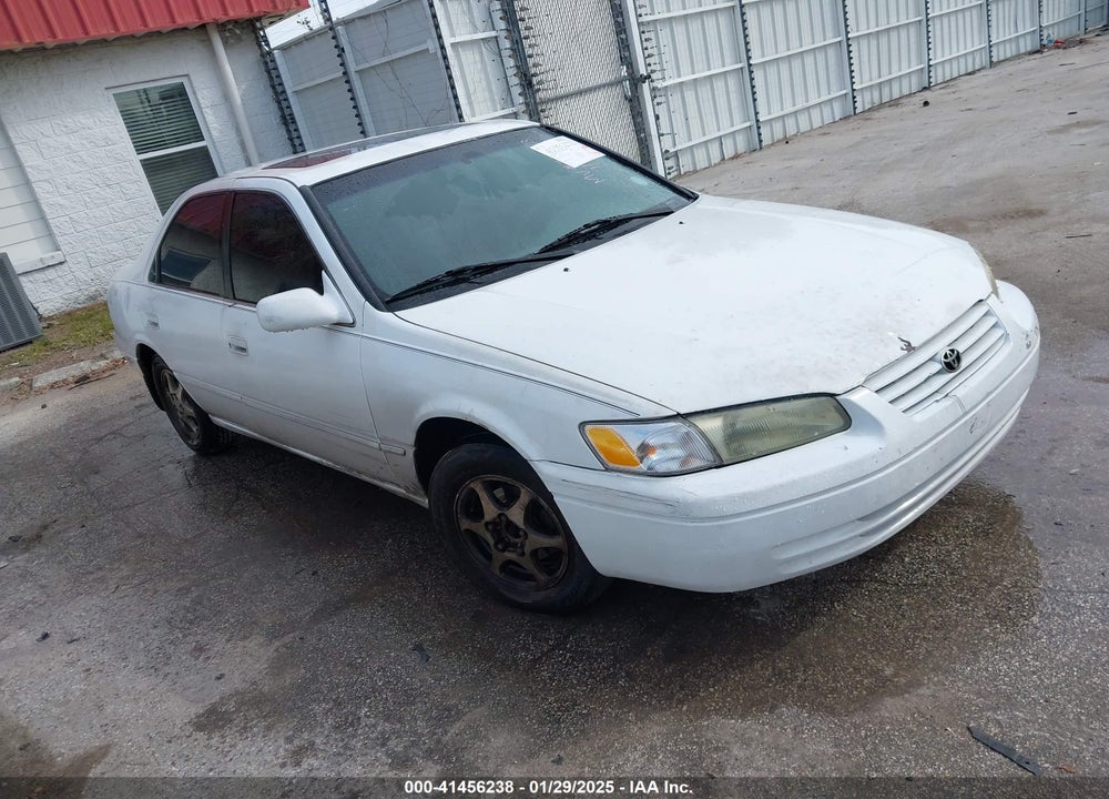 1999 TOYOTA CAMRY LE VIN: JT2BG28K2X0325628