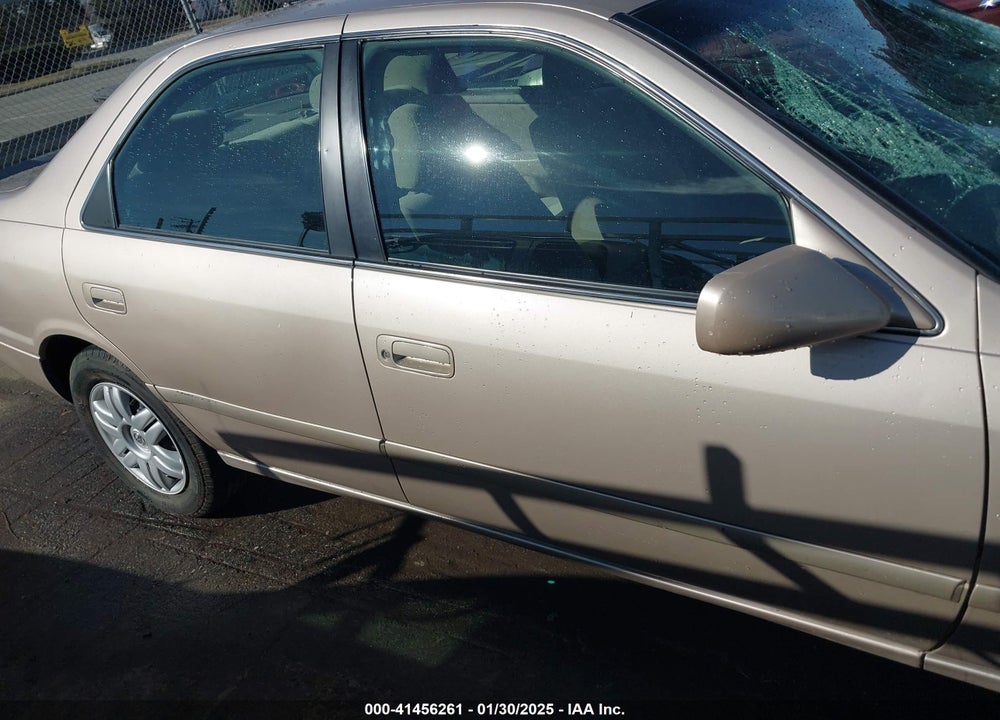 2000 TOYOTA CAMRY VIN: 4T1BG22K2YU672091