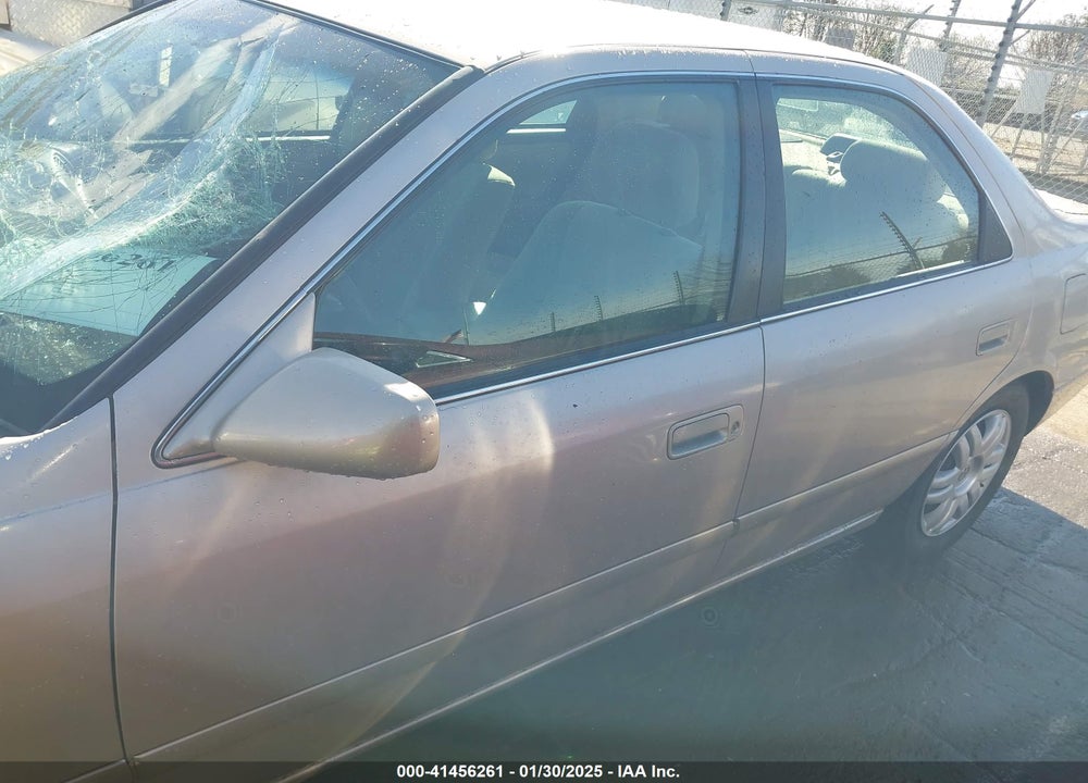 2000 TOYOTA CAMRY VIN: 4T1BG22K2YU672091