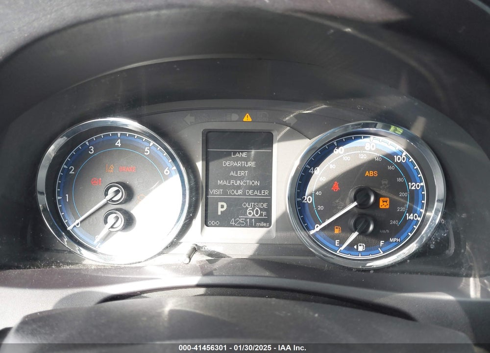 2018 TOYOTA COROLLA VIN: 5YFBURHE3JP746418