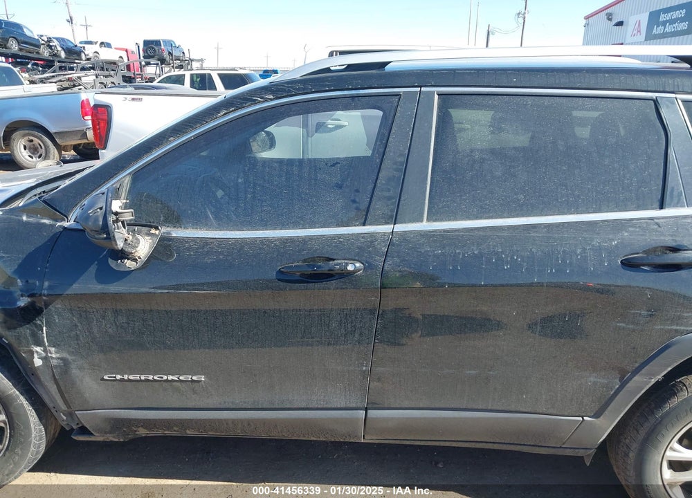 2019 JEEP CHEROKEE VIN: 1C4PJLLB7KD205935