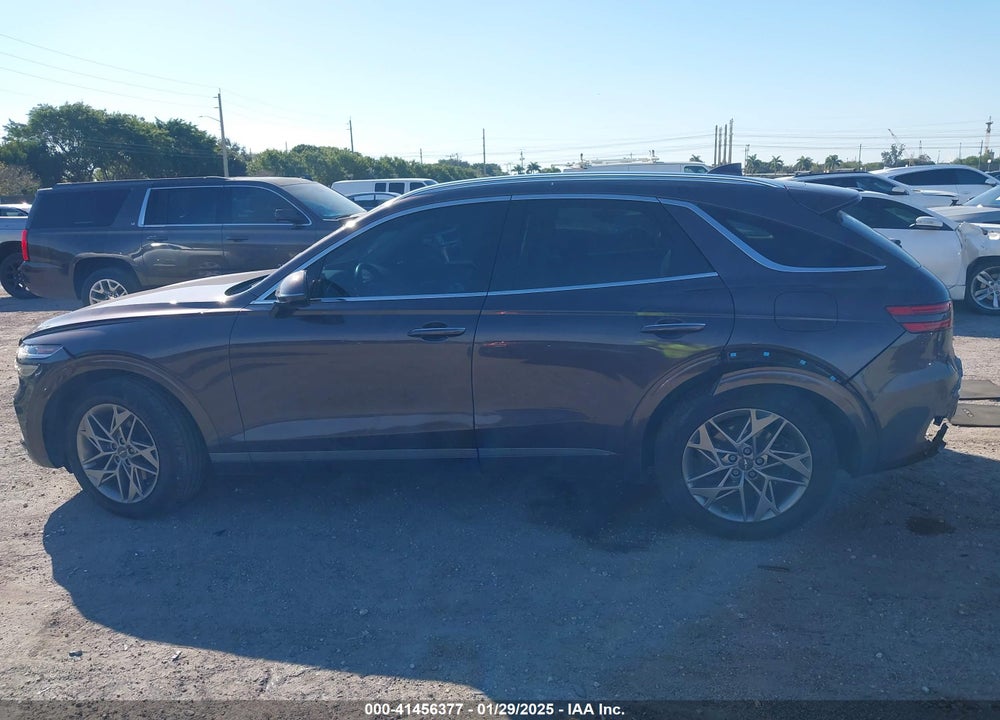 2022 GENESIS GV70 2.5T AWD VIN: KMUMADTB0NU038778