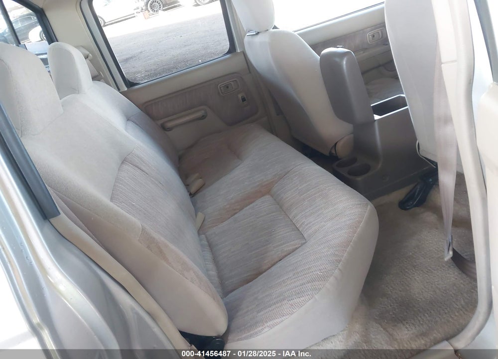 2000 NISSAN FRONTIER VIN: 1N6ED27T2YC373246