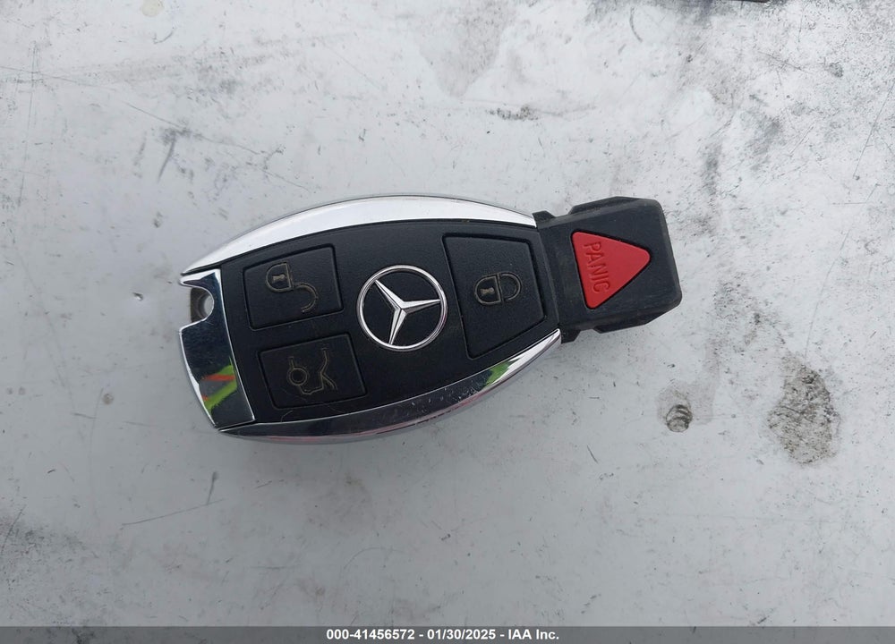 2013 MERCEDES-BENZ C VIN: WDDGF4HB8DR257182
