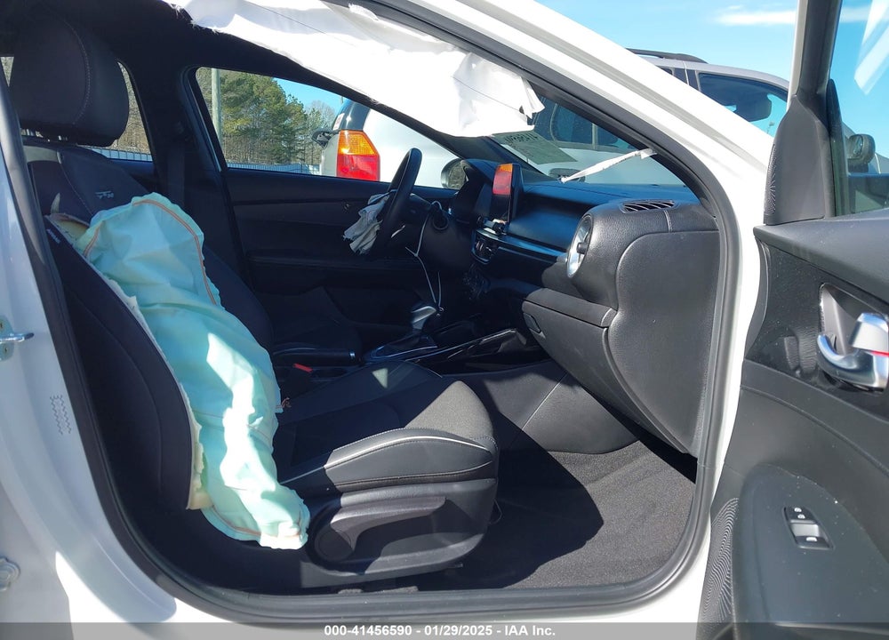 2021 KIA FORTE VIN: 3KPF34AD6ME358470