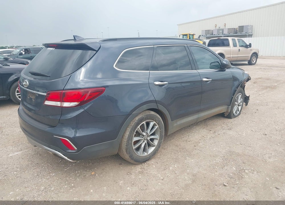 2017 HYUNDAI SANTA FE VIN: KM8SM4HFXHU242923