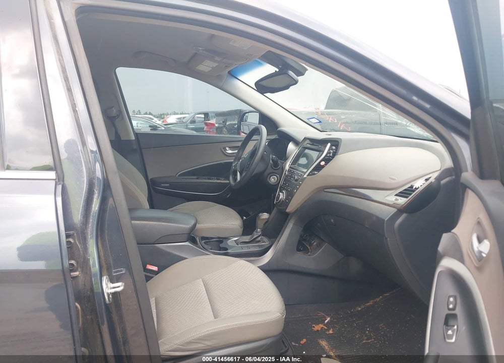 2017 HYUNDAI SANTA FE VIN: KM8SM4HFXHU242923