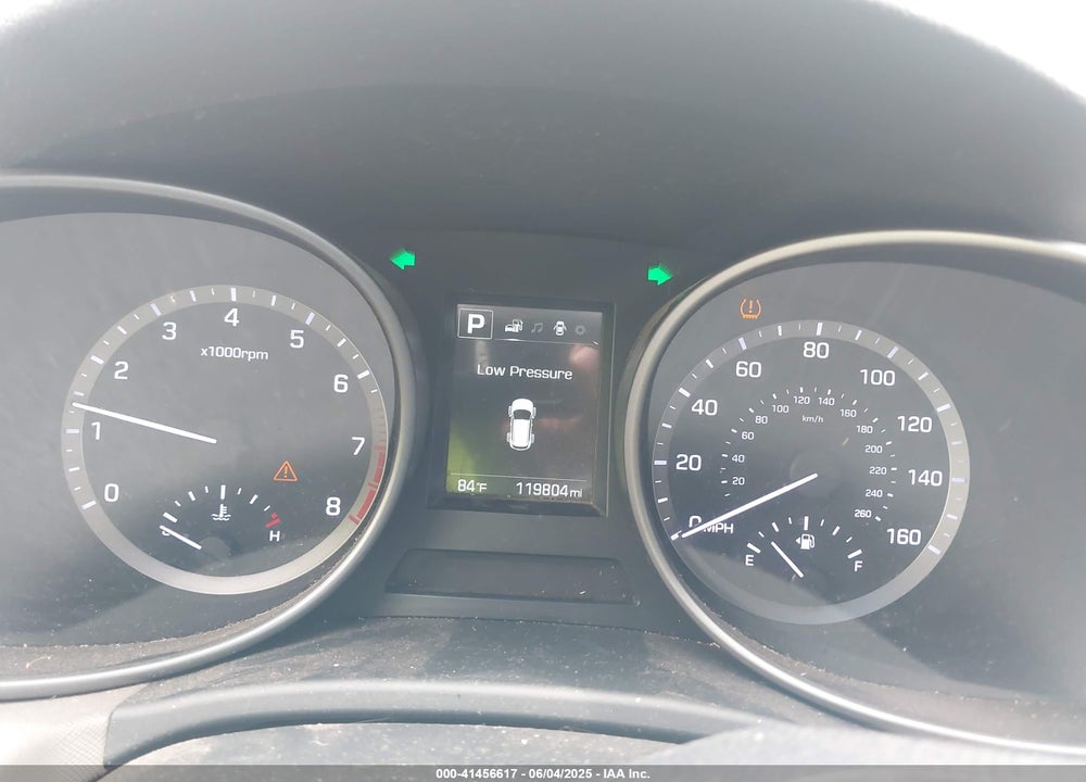2017 HYUNDAI SANTA FE VIN: KM8SM4HFXHU242923