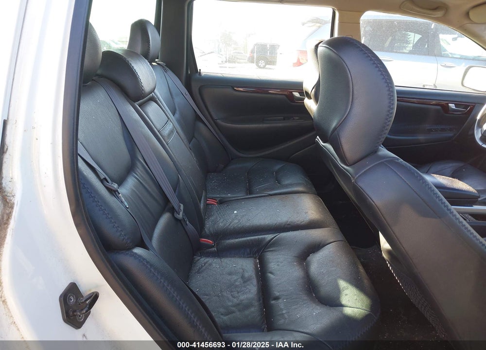 2004 VOLVO XC70 2.5T VIN: YV1SZ59H141157194