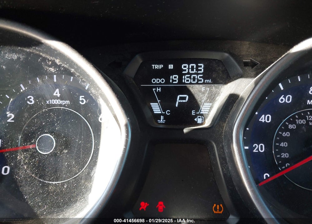 2012 HYUNDAI ELANTRA VIN: 5NPDH4AE9CH148666