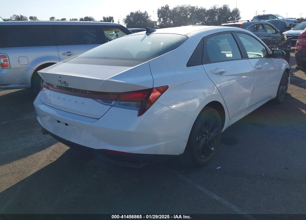 2022 HYUNDAI ELANTRA VIN: 5NPLS4AG3NH077191