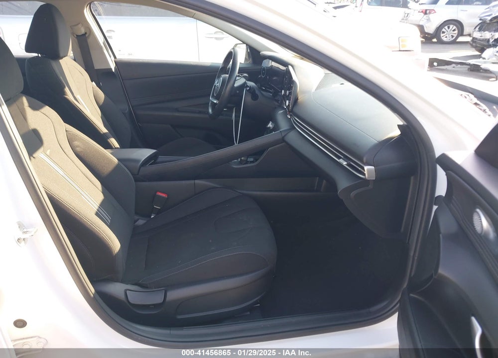 2022 HYUNDAI ELANTRA VIN: 5NPLS4AG3NH077191