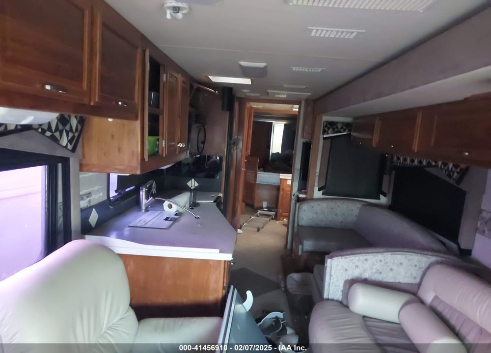 2003 FREIGHTLINER CHASSIS X LINE MOTOR HOME VIN: 4UZAAHBS63CL79714