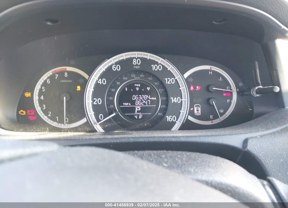 2013 HONDA ACCORD VIN: 1HGCR2F32DA131903