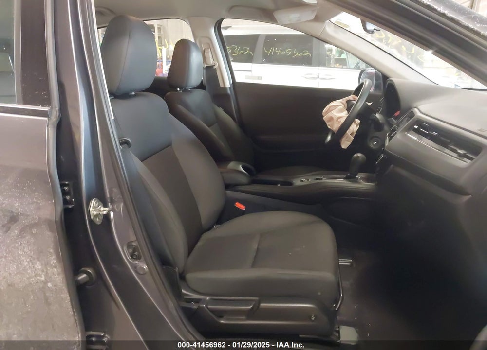 2019 HONDA HR-V LX VIN: 3CZRU6H32KG722866