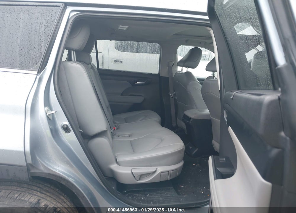 2023 TOYOTA HIGHLANDER XLE VIN: 5TDKDRAH6PS027202