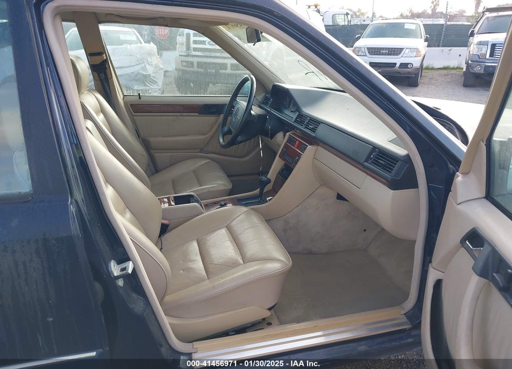 1994 MERCEDES-BENZ E VIN: WDBEA92E3RF286502
