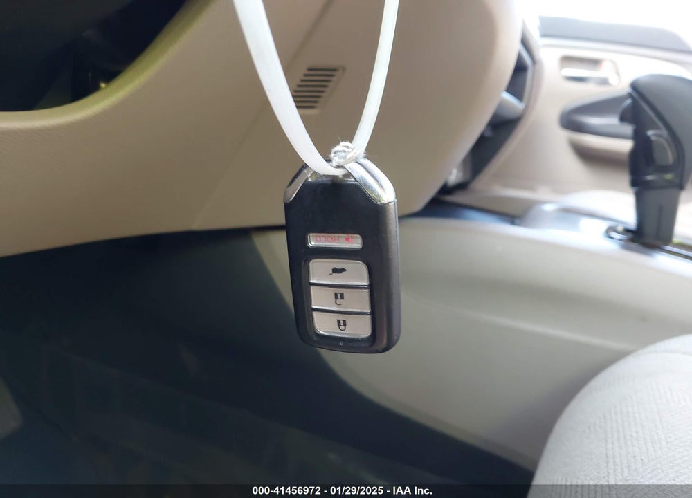 2019 HONDA PILOT LX VIN: 5FNYF5H17KB016728