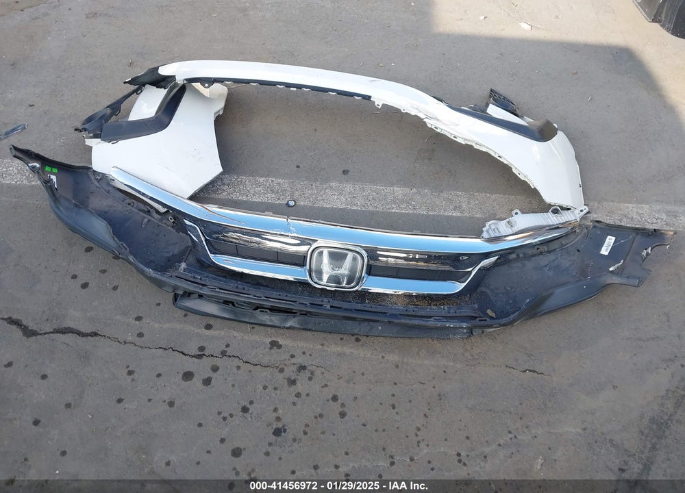 2019 HONDA PILOT LX VIN: 5FNYF5H17KB016728