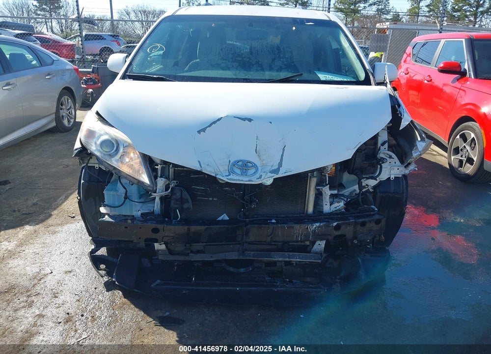 2015 TOYOTA SIENNA LE 8 PASSENGER VIN: 5TDKK3DC7FS609780
