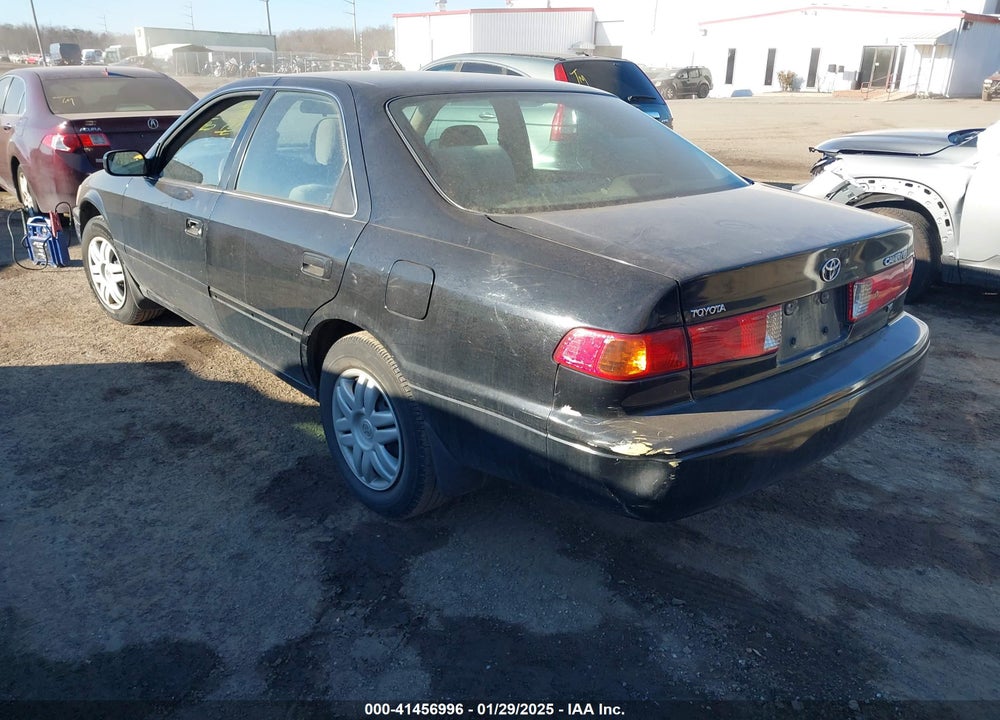 2001 TOYOTA CAMRY LE V6 VIN: 4T1BF22K11U117660