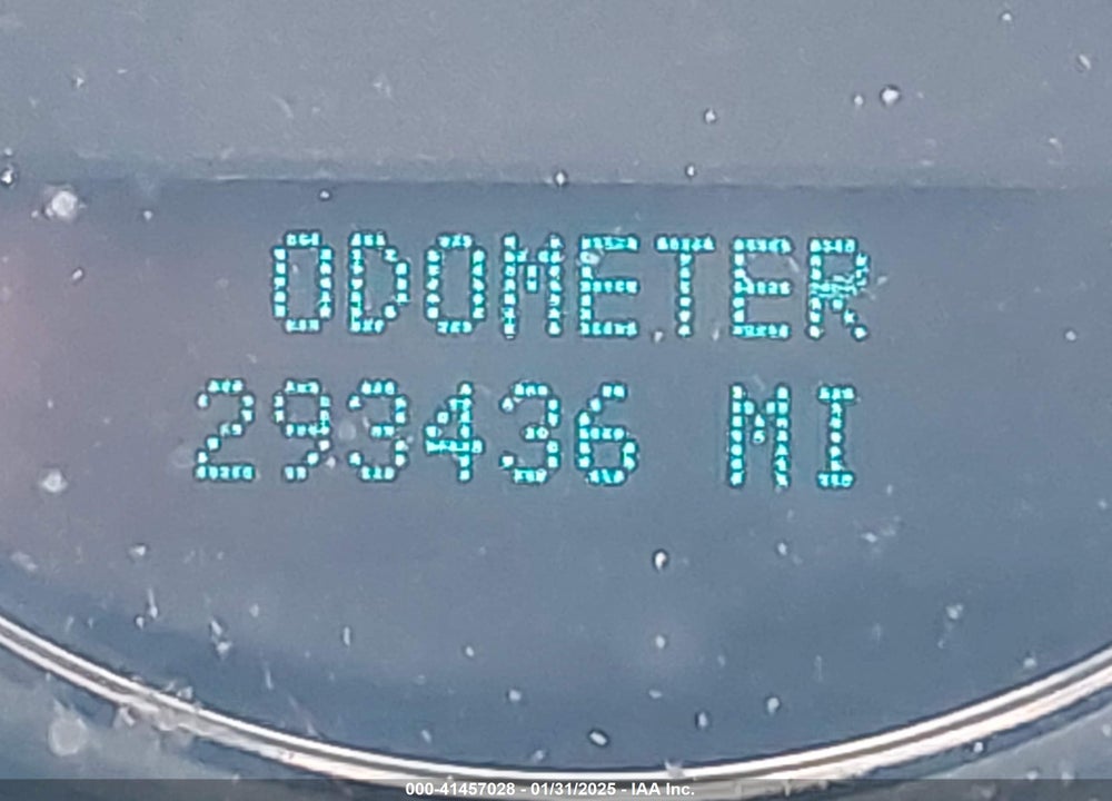 2007 CHEVROLET TAHOE LS VIN: 1GNFC13C57R315418