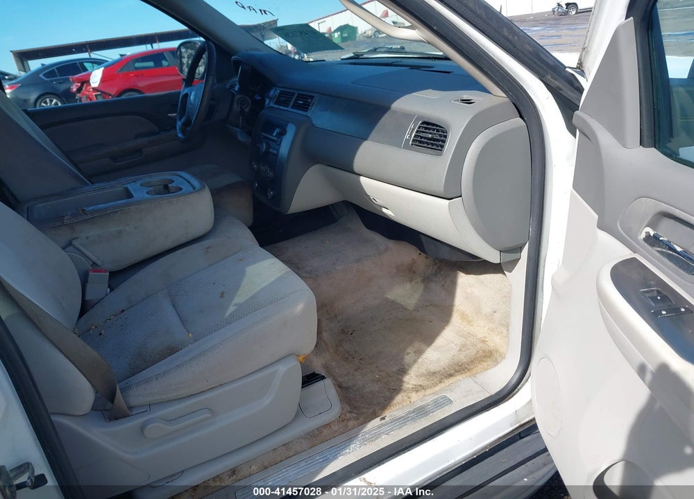 2007 CHEVROLET TAHOE LS VIN: 1GNFC13C57R315418