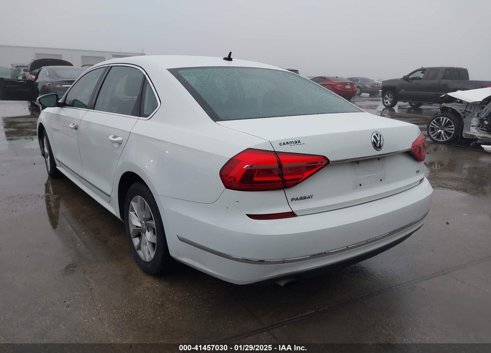 2016 VOLKSWAGEN PASSAT VIN: 1VWAS7A37GC011776