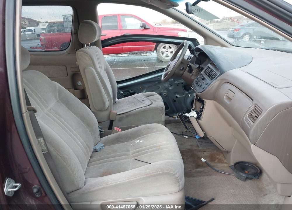 2000 TOYOTA SIENNA LE VIN: 4T3ZF13C9YU191748
