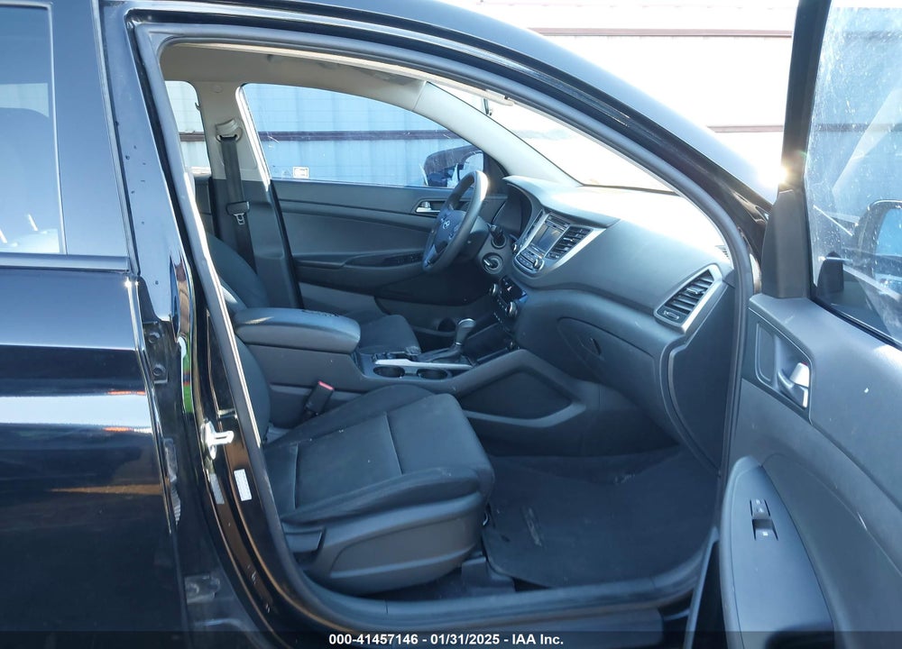 2016 HYUNDAI TUCSON SE VIN: KM8J3CA45GU102312