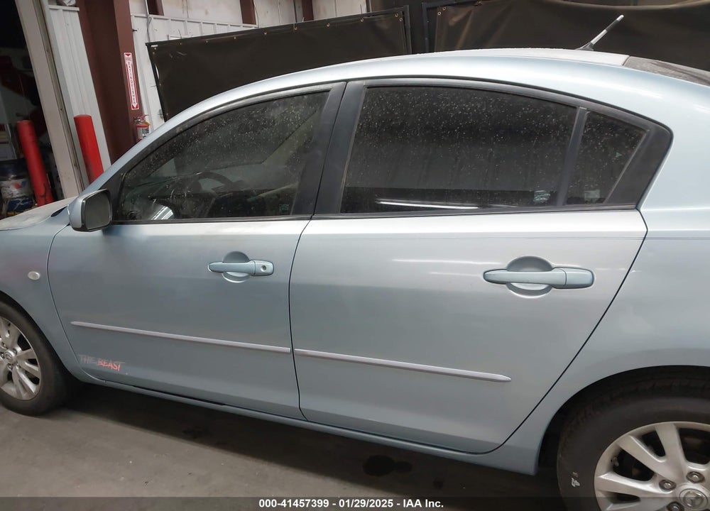 2008 MAZDA MAZDA3 VIN: JM1BK12F681778111