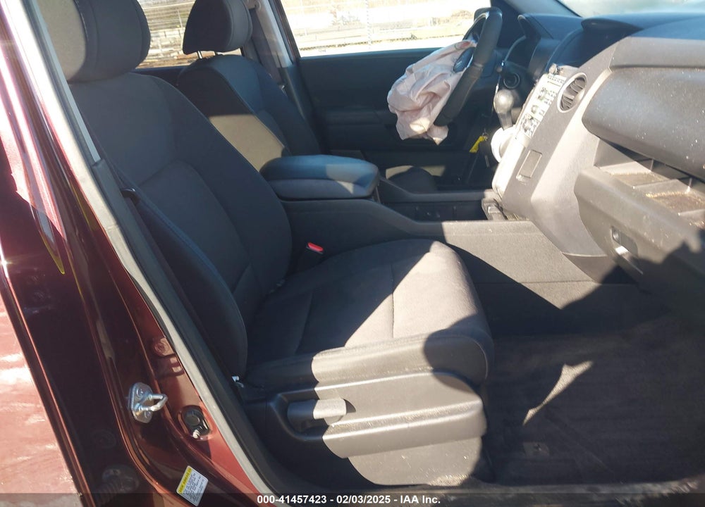 2011 HONDA PILOT VIN: 5FNYF4H22BB059800