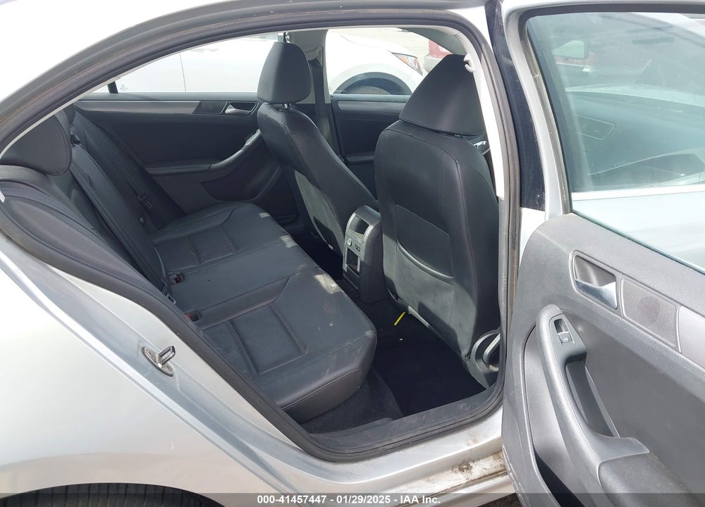 2013 VOLKSWAGEN JETTA VIN: 3VW3L7AJ6DM365626