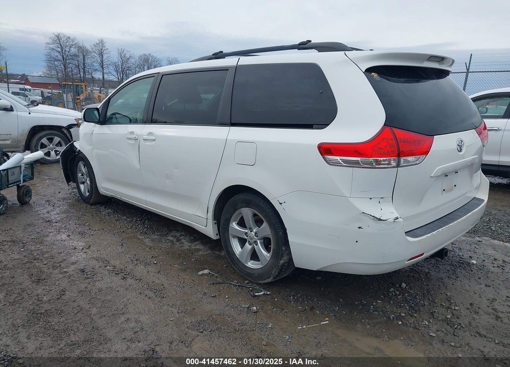 2011 TOYOTA SIENNA LE V6 VIN: 5TDKK3DC9BS106813
