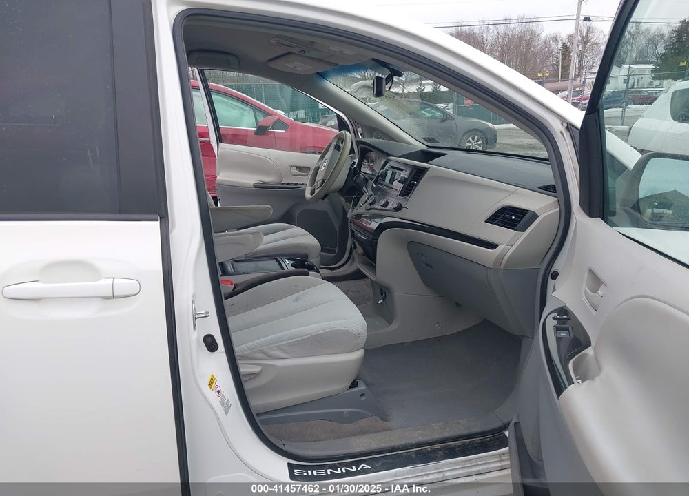2011 TOYOTA SIENNA LE V6 VIN: 5TDKK3DC9BS106813