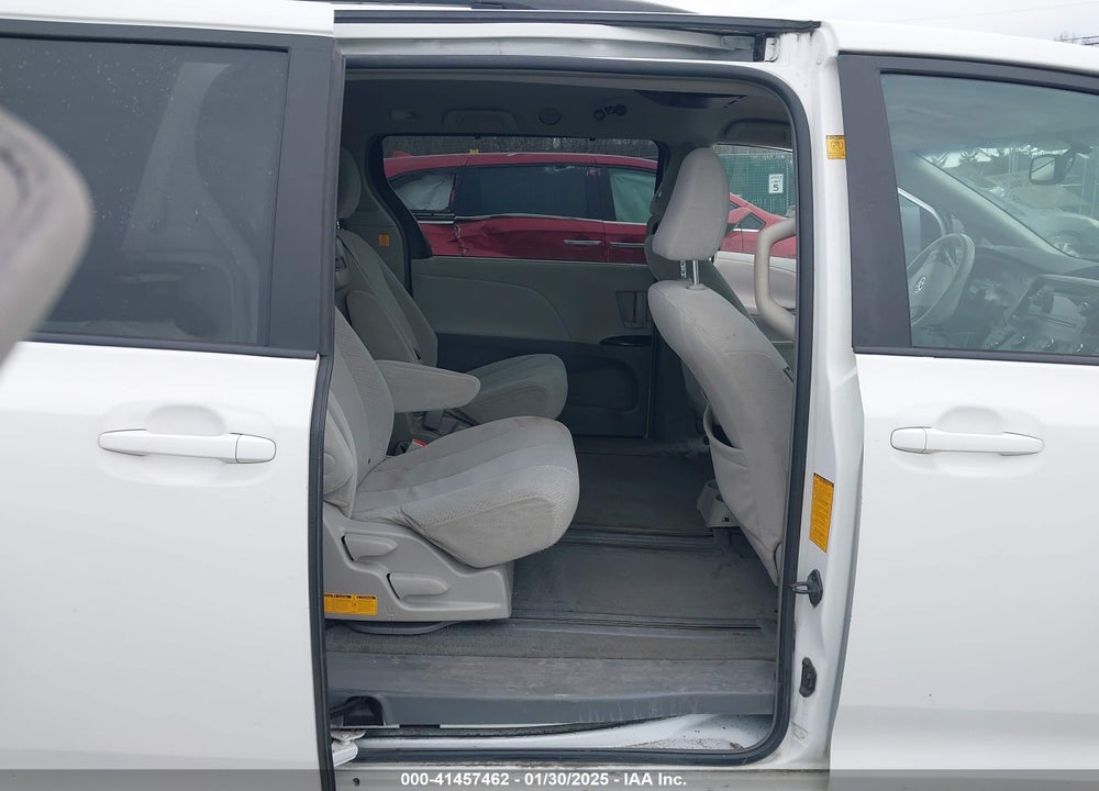 2011 TOYOTA SIENNA LE V6 VIN: 5TDKK3DC9BS106813
