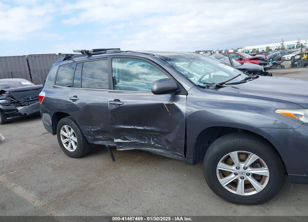 2013 TOYOTA HIGHLANDER BASE PLUS V6 VIN: 5TDZK3EH8DS142438