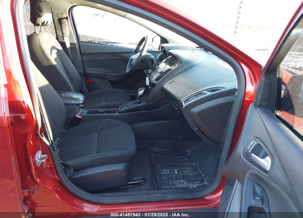 2018 FORD FOCUS VIN: 1FADP3F21JL310056