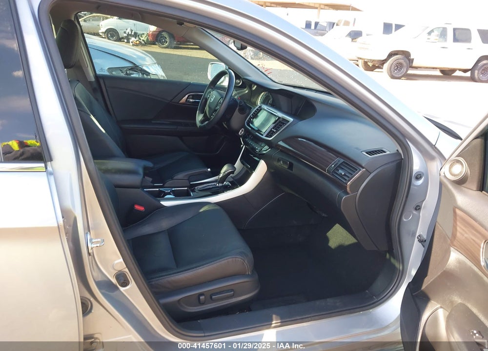 2017 HONDA ACCORD VIN: 1HGCR3F96HA035837