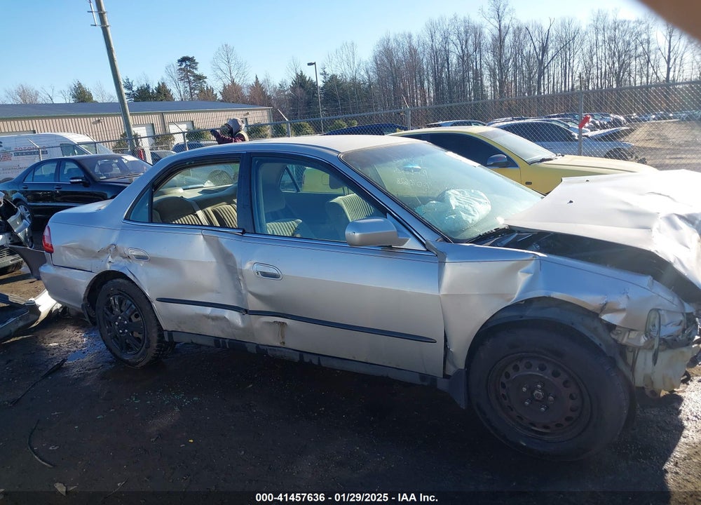 1998 HONDA ACCORD LX V6 VIN: 1HGCG1642WA070628