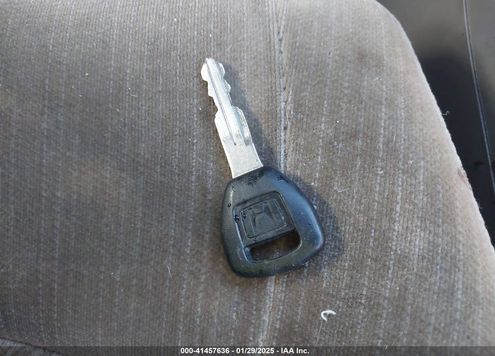 1998 HONDA ACCORD LX V6 VIN: 1HGCG1642WA070628