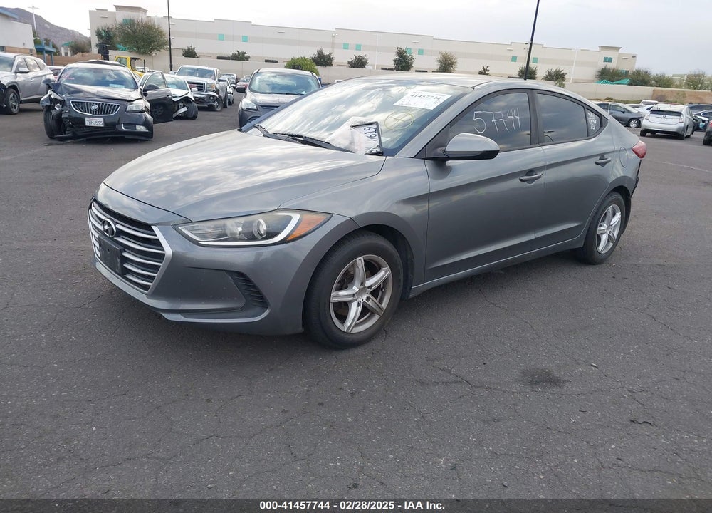 2017 HYUNDAI ELANTRA VIN: KMHD74LF8HU117670