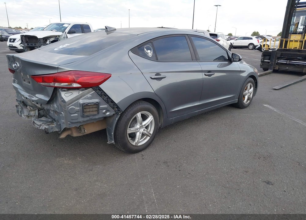 2017 HYUNDAI ELANTRA VIN: KMHD74LF8HU117670