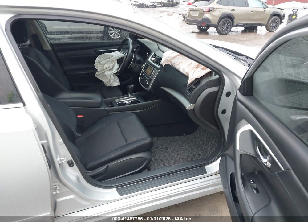 2017 NISSAN ALTIMA VIN: 1N4AL3AP3HC131139