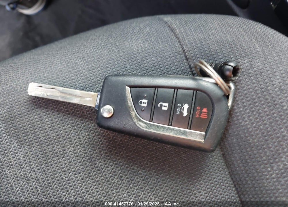 2021 TOYOTA COROLLA LE VIN: 5YFEPMAE3MP165426