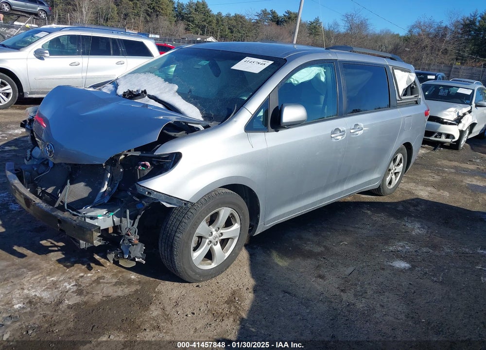 2011 TOYOTA SIENNA LE V6 VIN: 5TDKK3DC2BS102571